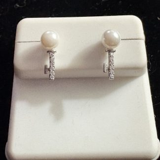 .925 Sterling Silver Simulated Pearl and CZ Key shape Earring studs 1 1/2 cm NWT (J25)