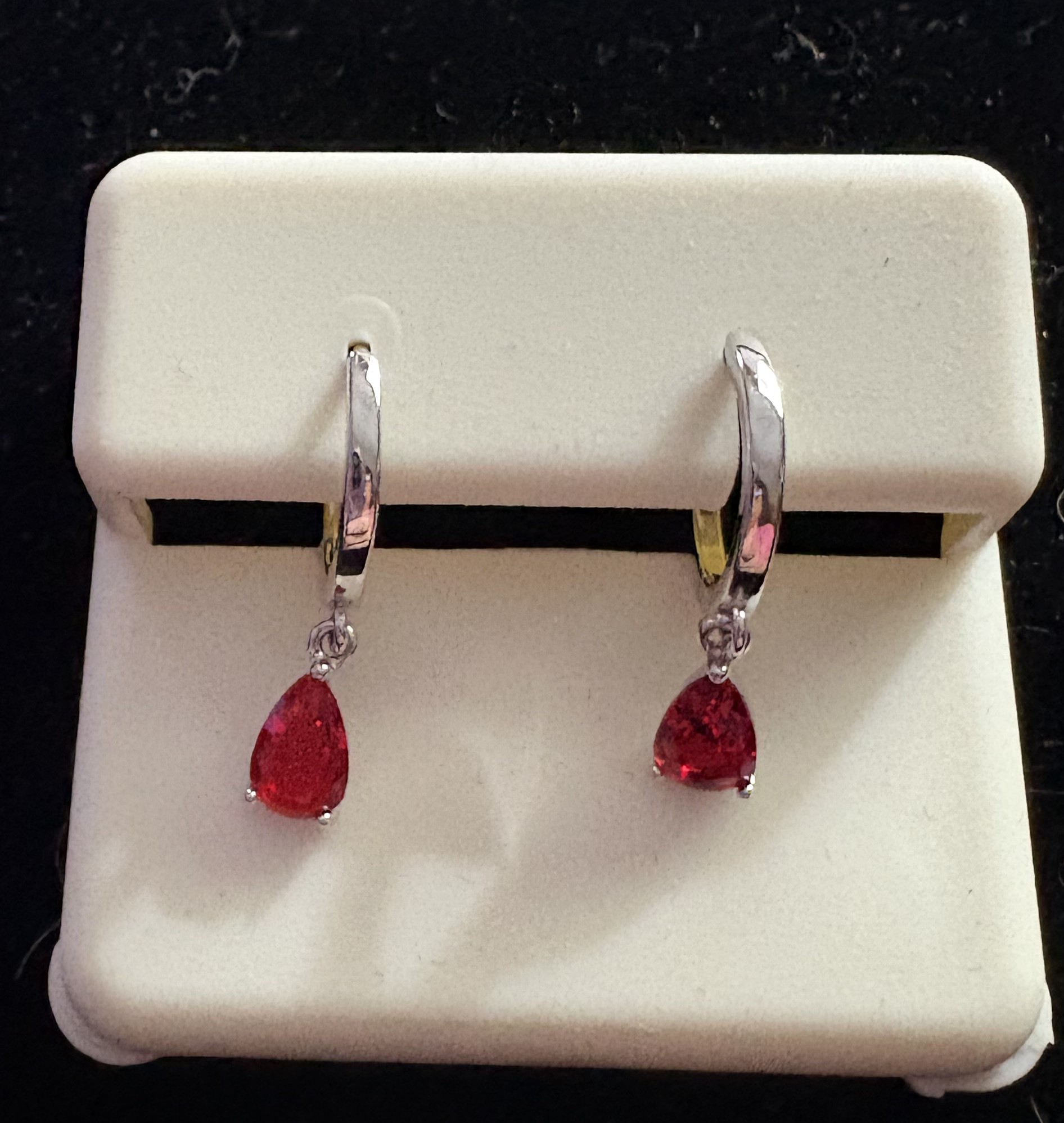 .925 Sterling Silver Pear Cut Red simulated Ruby Drop & Dangle Leverback Earrings 2 cm NWT (J32)